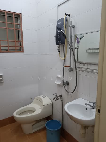 2-storey Terraced House for Rent in Shah Alam (Selangor) - Faye Ng - Bathroom - PropertyGuru.com.my