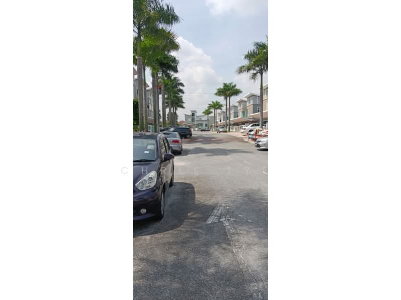 3-storey Terraced House for Sale in Seri Kembangan (Selangor) - Chris Tye - Exterior - PropertyGuru.com.my