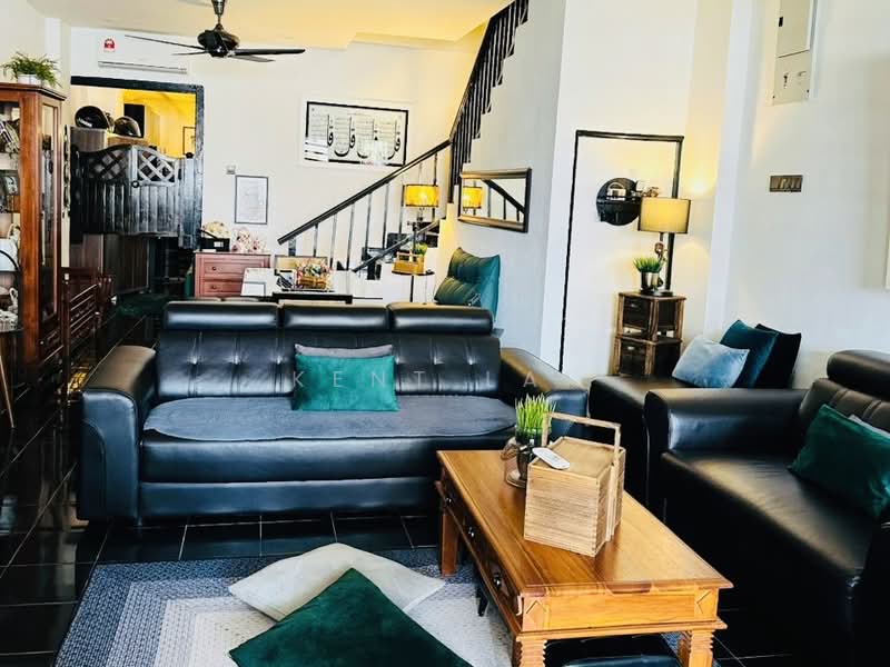 2-storey Terraced House for Sale in George Town (Penang) - Kent Lai - Living Room - PropertyGuru.com.my