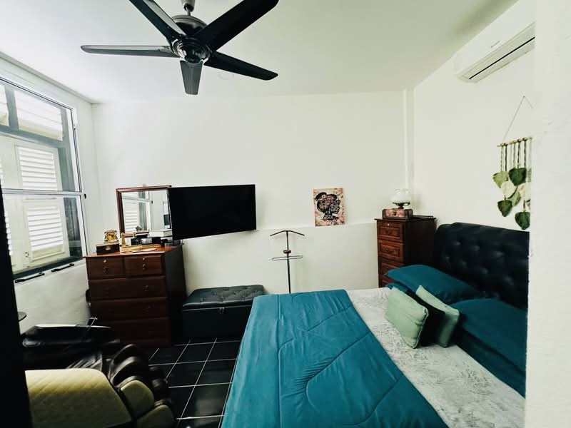 2-storey Terraced House for Sale in George Town (Penang) - Kent Lai - Master Bedroom - PropertyGuru.com.my