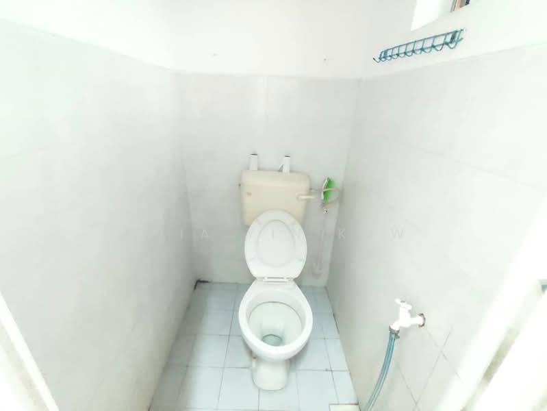 Terraced House for Rent in Taman Sri Kluang (Kluang) - Chia Yin Kow - Bathroom - PropertyGuru.com.my