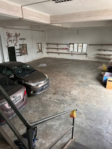 Warehouse for Rent in Taman Perindustrian Meranti (Puchong) - Dennis Chang - Car Park - PropertyGuru.com.my