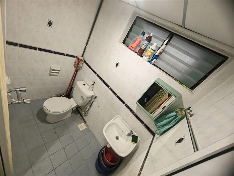 Eden Seaview Condominium untuk Untuk Disewa - RM 1,199 /bulan, Mac 2026 - Bathroom - PropertyGuru.com.my