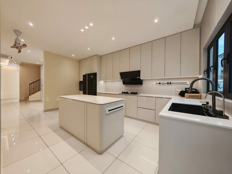 2-storey Terraced House for Sale in Taman Pelangi Indah (Ulu Tiram) - Samantha Teng - Kitchen - PropertyGuru.com.my