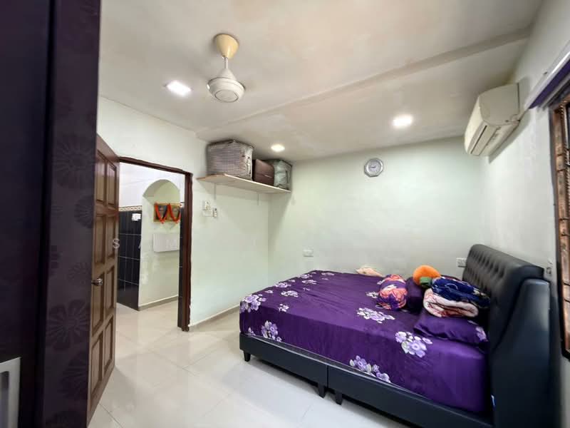 1-storey Terraced House for Sale in Taman Puteri Wangsa (Ulu Tiram) - Samantha Teng - Bedroom - PropertyGuru.com.my