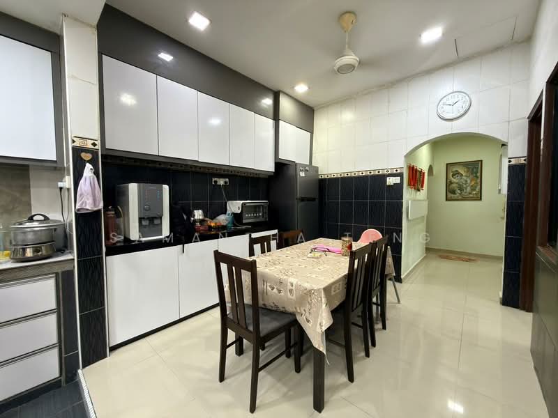 1-storey Terraced House for Sale in Taman Puteri Wangsa (Ulu Tiram) - Samantha Teng - Kitchen - PropertyGuru.com.my