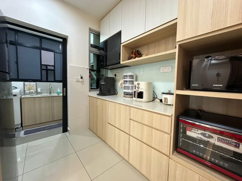 Service Residence for Sale at Meridin Bayvue Serviced Apartment - Lifen . - Kitchen - PropertyGuru.com.my