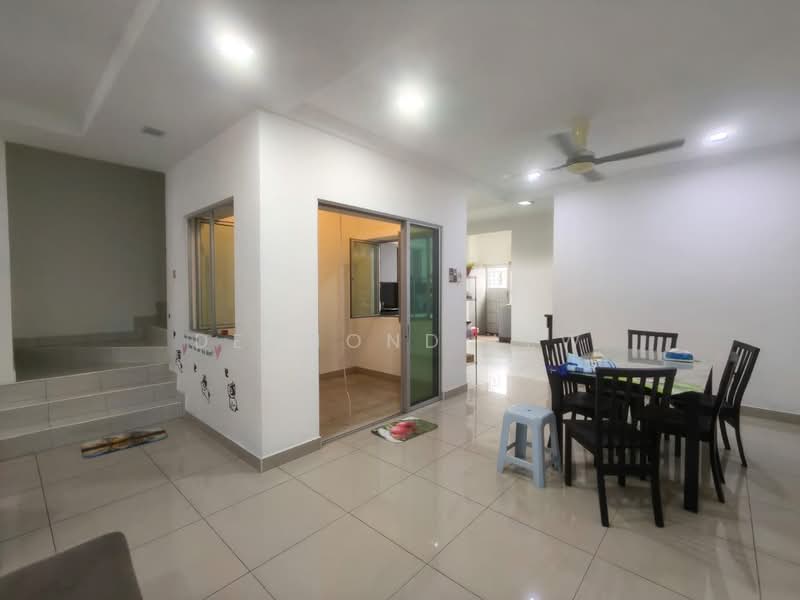 2-storey Terraced House for Sale in Taman Seri Austin (Tebrau) - Desmond Lew - Living Room - PropertyGuru.com.my