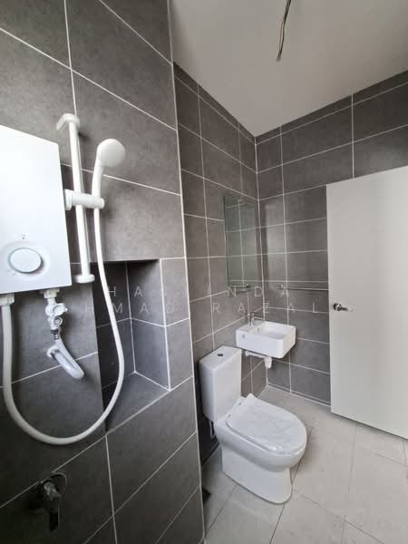 Semi-Detached House for Sale in Cyber 10 (Cyberjaya) - Haslinda Ahmad Razali - Bathroom - PropertyGuru.com.my