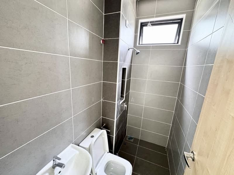 Cluster House for Sale in Taman Mount Austin (Tebrau) - Yik Tat - PropertyGuru.com.my