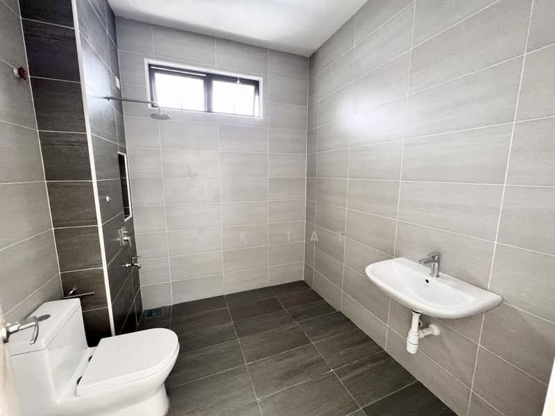 Cluster House for Sale in Taman Mount Austin (Tebrau) - Yik Tat - PropertyGuru.com.my