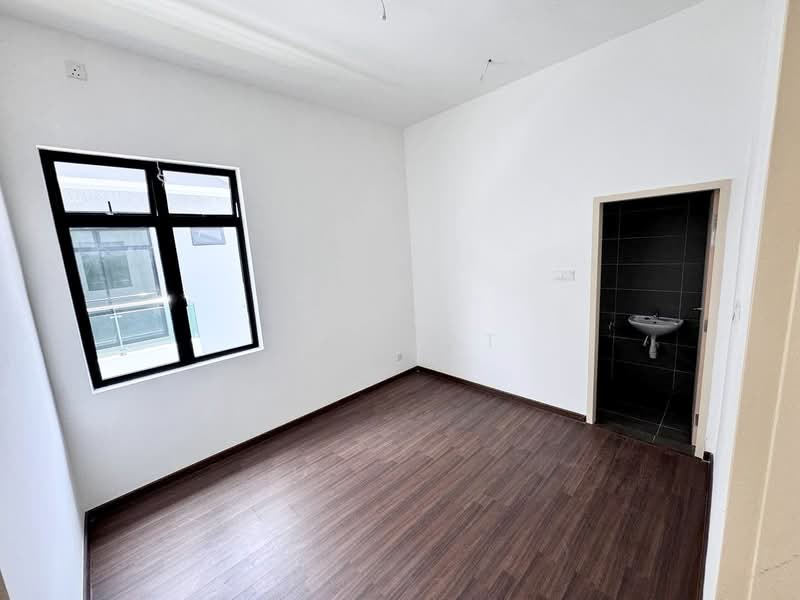 Cluster House for Sale in Taman Mount Austin (Tebrau) - Yik Tat - PropertyGuru.com.my