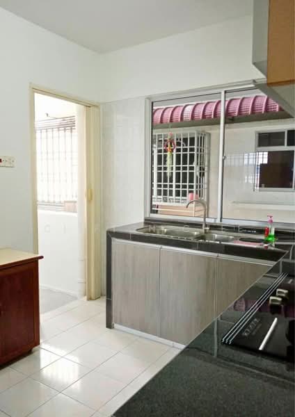 Taman Pekaka Block 31 untuk Untuk Disewa - RM 1,600 /bulan, Mac 2026 - Kitchen - PropertyGuru.com.my