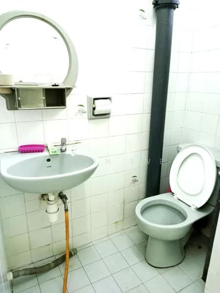 Desa Rahmat (Graceland Villa) untuk Untuk Disewa - RM 1,200 /bulan, Mac 2026 - Bathroom - PropertyGuru.com.my