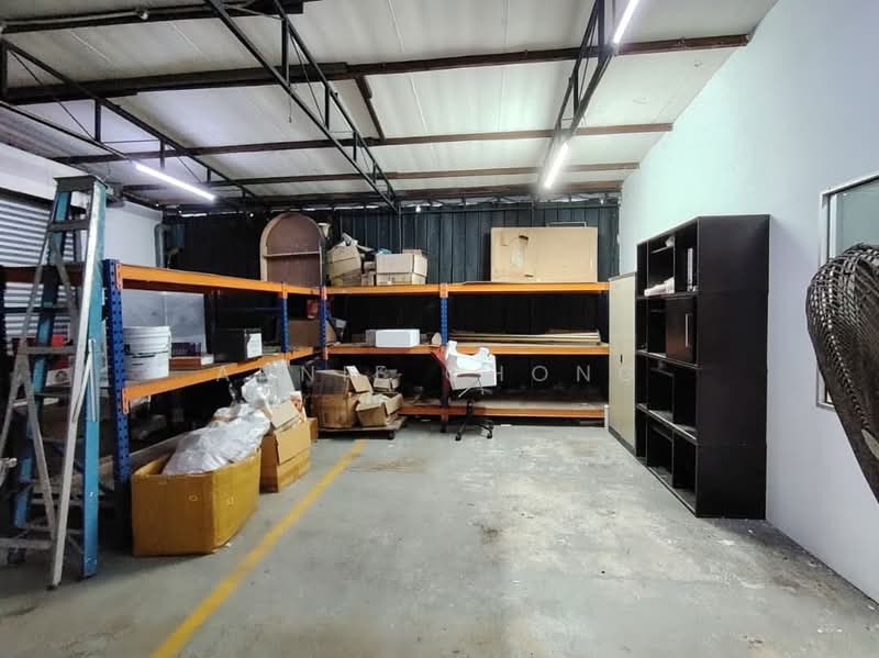 Showroom / Gallery / Retail. 2min to LDP Highway (500m) LRT (900m) Bandar Puteri Puchong (2km) untuk Untuk Disewa - RM 25,000 /bulan, Apr 2026 - Interior - PropertyGuru.com.my