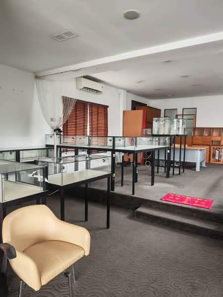 Showroom / Gallery / Retail. 2min to LDP Highway (500m) LRT (900m) Bandar Puteri Puchong (2km) untuk Untuk Disewa - RM 25,000 /bulan, Apr 2026 - Interior - PropertyGuru.com.my