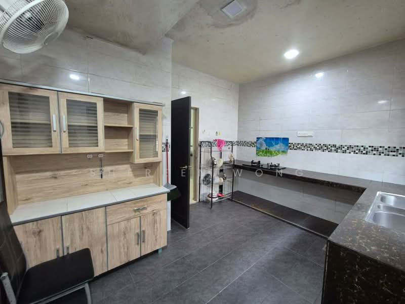 2-storey Terraced House for Sale in Taman Puteri Wangsa (Ulu Tiram) - Shereen Wong - Kitchen - PropertyGuru.com.my