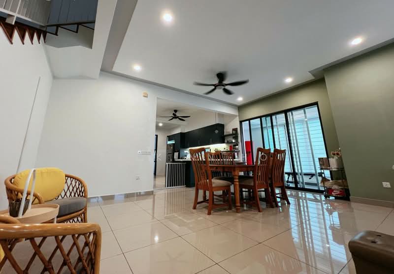 2-storey Terraced House for Sale in Bandar Bukit Raja (Klang) - Zackinn Hoi - Living Room - PropertyGuru.com.my
