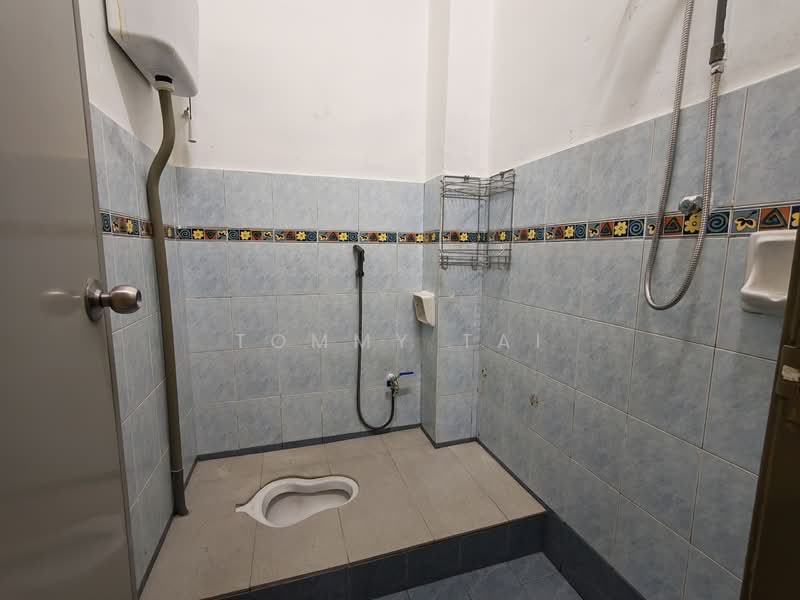 Bukit Indah Bukits Indahs untuk Untuk Disewa - RM 2,200 /bulan, Mac 2026 - Bathroom - PropertyGuru.com.my