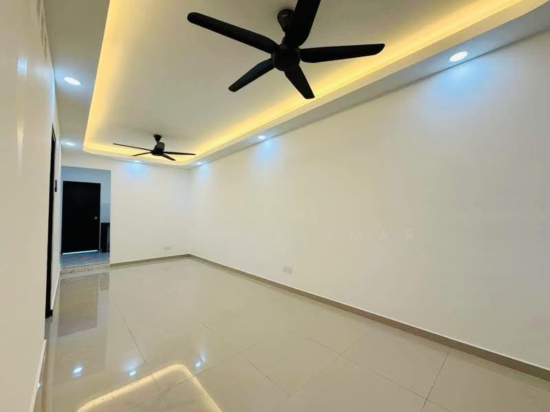 1-storey Terraced House for Sale in Kapar (Selangor) - Hazeman Omar - Living Room - PropertyGuru.com.my