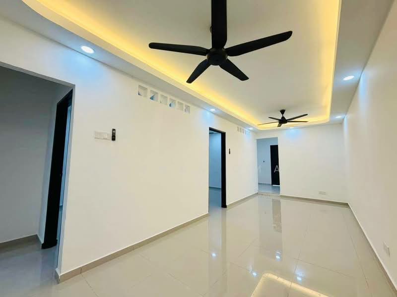 1-storey Terraced House for Sale in Kapar (Selangor) - Hazeman Omar - Living Room - PropertyGuru.com.my