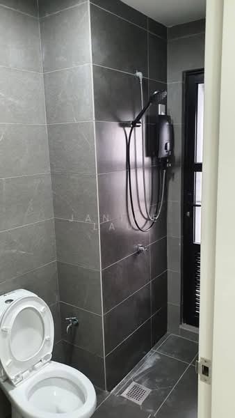 Service Residence for Rent at Majestic Maxim - Janice Lau - Bathroom - PropertyGuru.com.my