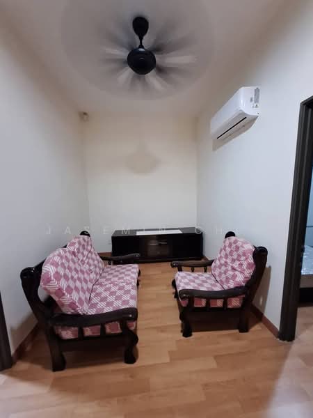 3-storey Terraced House for Rent in Prima Selayang (Selayang) - Jasemin Chia - Living Room - PropertyGuru.com.my