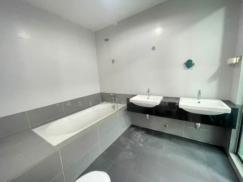 3-storey Terraced House for Rent in Prima Selayang (Selayang) - Jasemin Chia - Bathroom - PropertyGuru.com.my