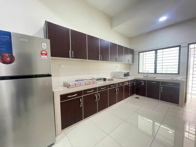 3-storey Terraced House for Rent in Prima Selayang (Selayang) - Jasemin Chia - Kitchen - PropertyGuru.com.my