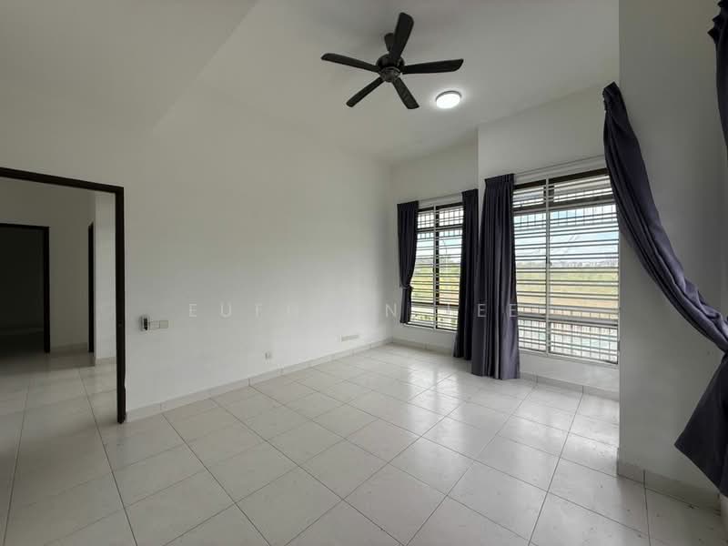 Cluster House for Sale in Setia Tropika (Johor Bahru) - Eufhlyn Lee - Living Room - PropertyGuru.com.my