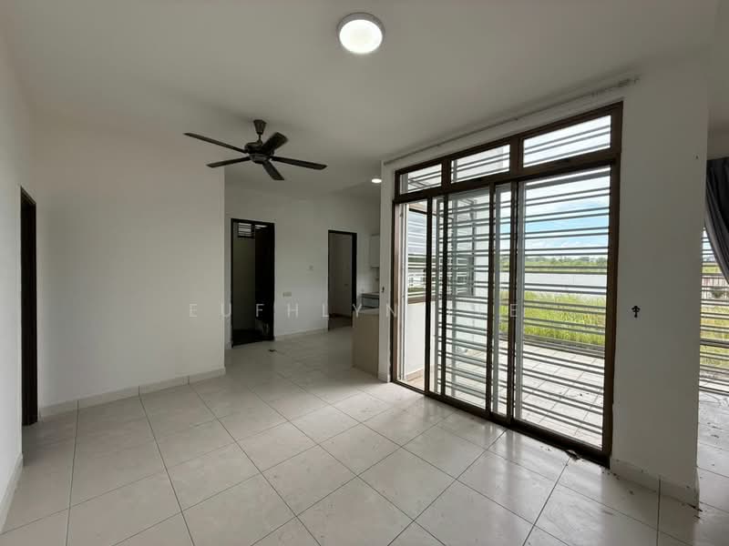 Cluster House for Sale in Setia Tropika (Johor Bahru) - Eufhlyn Lee - Living Room - PropertyGuru.com.my