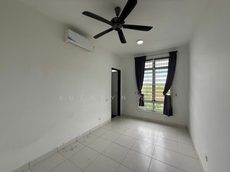 Cluster House for Sale in Setia Tropika (Johor Bahru) - Eufhlyn Lee - Bedroom - PropertyGuru.com.my