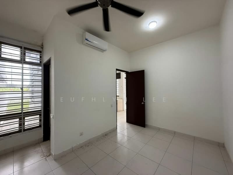 Cluster House for Sale in Setia Tropika (Johor Bahru) - Eufhlyn Lee - Bedroom - PropertyGuru.com.my