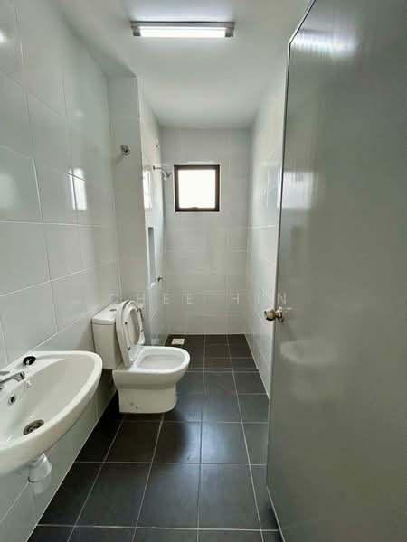Townhouse for Rent in Eco Grandeur (Puncak Alam) - Chee Hin - Bathroom - PropertyGuru.com.my
