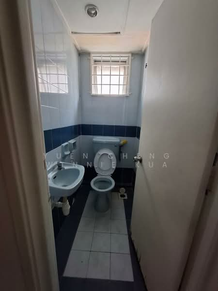 Shop / Office for Sale in Subang Jaya (Selangor) - Yuen Cheng Winnie Kua - Bathroom - PropertyGuru.com.my