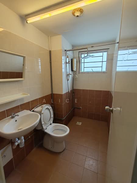 Condominium for Sale at Pearl Avenue - Alice . - Bathroom - PropertyGuru.com.my