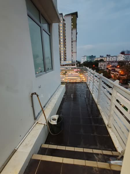 Condominium for Sale at Pearl Avenue - Alice . - Balcony - PropertyGuru.com.my