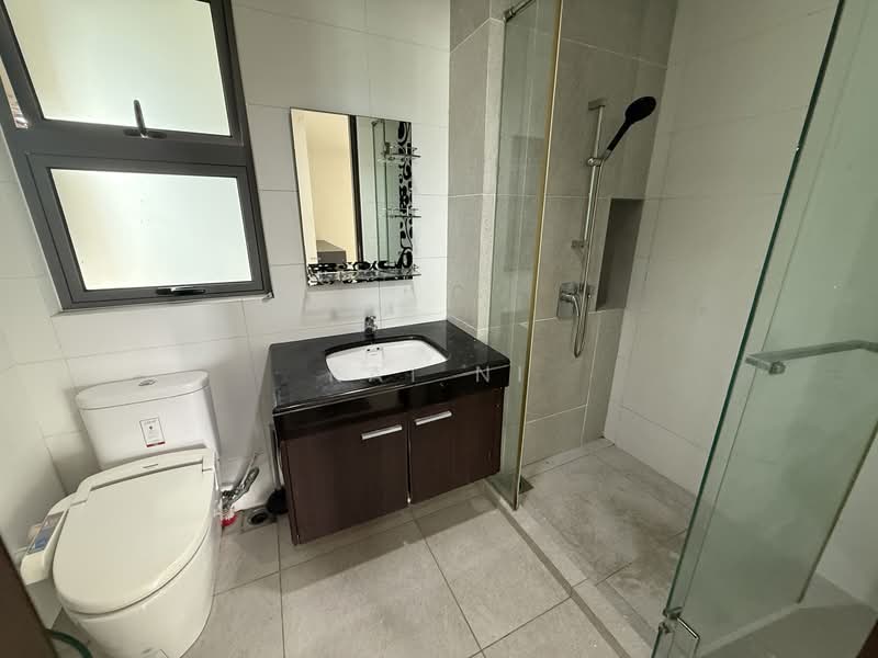 Apartment for Sale at Molek Pine 3 - Kai Ni - Bathroom - PropertyGuru.com.my