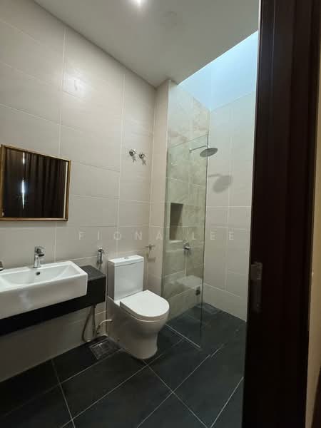 Semi-Detached House for Rent in Telok Panglima Garang (Selangor) - Fiona Lee - Bathroom - PropertyGuru.com.my