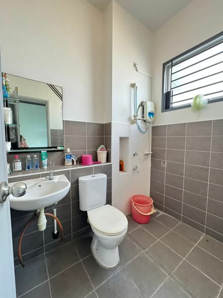 Setia Tropika / Kempas untuk Untuk Dijual - RM 698,000, Mac 2026 - Bathroom - PropertyGuru.com.my