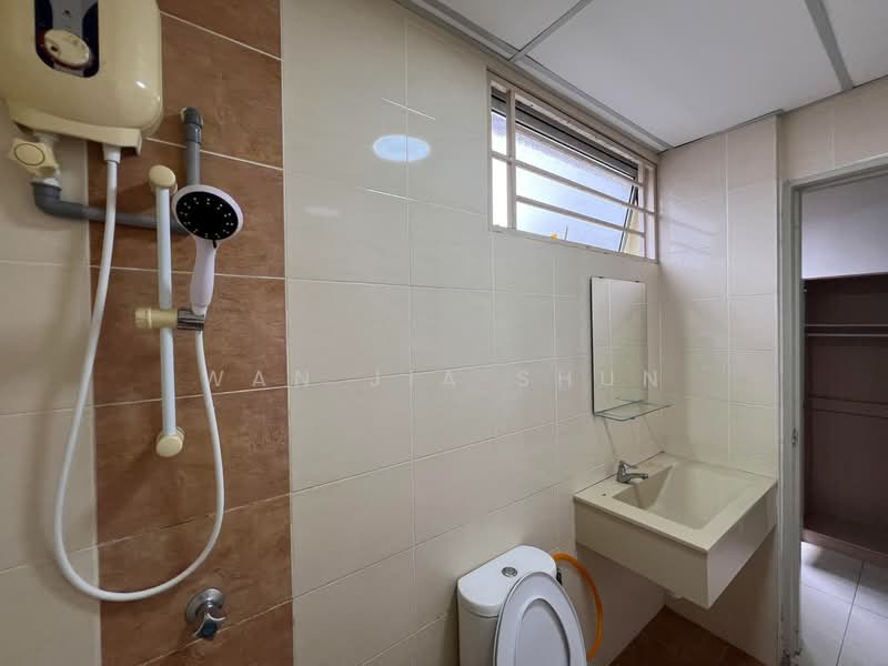 Condominium for Rent at Platinum Lake PV 13 - Wan Jia Shun - Bathroom - PropertyGuru.com.my