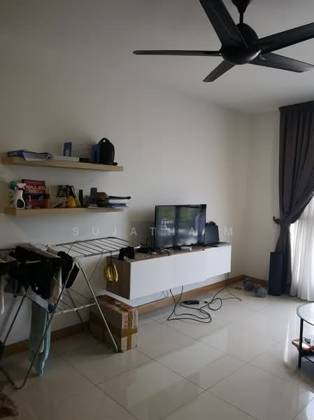 KL Gateway Residences untuk Untuk Dijual - RM 780,000, Mac 2026 - Living Room - PropertyGuru.com.my