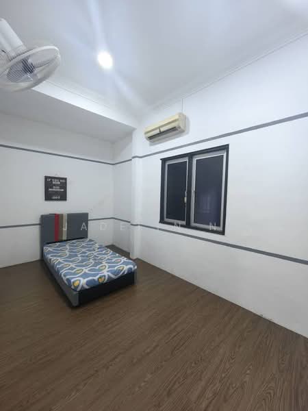 1-storey Terraced House for Rent in Taman Putri (Kulai) - Jadelyn Ng - Bedroom - PropertyGuru.com.my