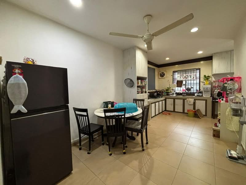 Taman Universiti Tamans Universiti untuk Untuk Dijual - RM 650,000, Mac 2026 - Kitchen - PropertyGuru.com.my