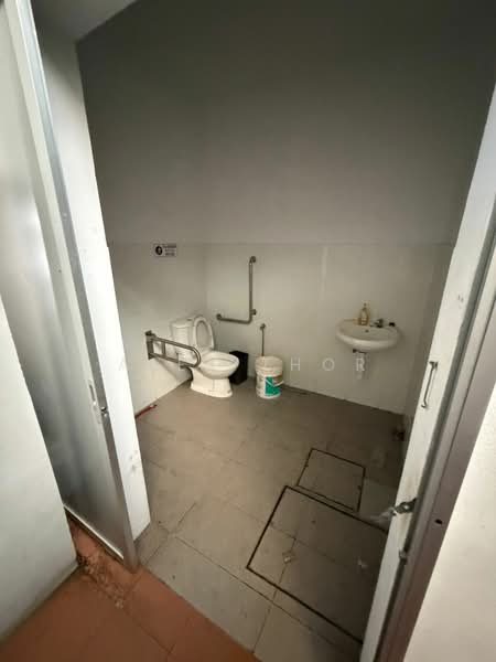 Lebuh Campbell untuk Untuk Disewa - RM 15,000 /bulan, Mac 2026 - Bathroom - PropertyGuru.com.my