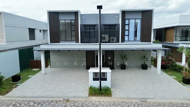 Cluster House for Sale in Leisure Farm (Gelang Patah) - Joan Chia - Exterior - PropertyGuru.com.my