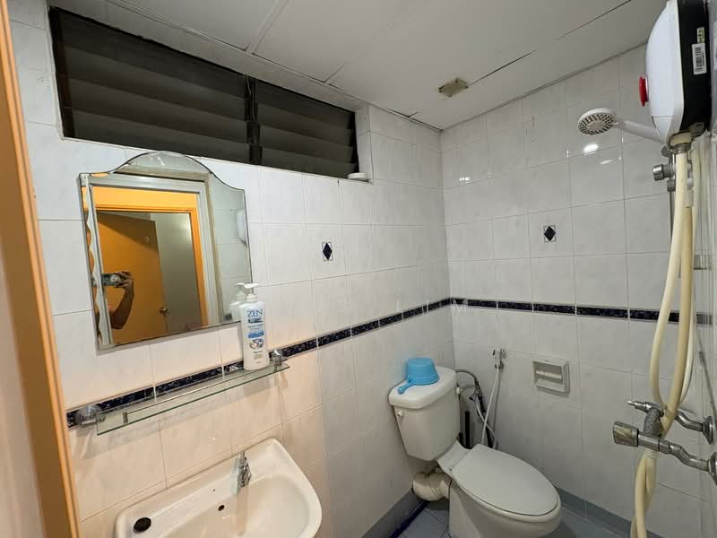 Condominium for Rent at Eden Seaview Condominium - Amos Lim - Bathroom - PropertyGuru.com.my