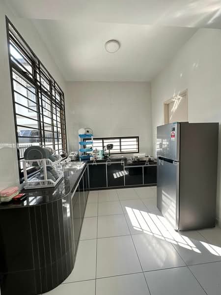 Cluster House for Sale in Setia Tropika (Johor Bahru) - Wallace Ang - Kitchen - PropertyGuru.com.my