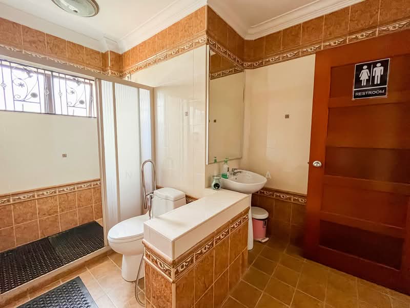 Rumah Banglo untuk Dijual di Shah Alam (Selangor) - N. Melisa - Bathroom - PropertyGuru.com.my