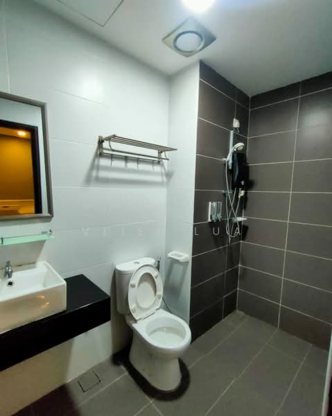 Service Residence for Sale at KSL Residence @ Daya - Vlien Lua - Bathroom - PropertyGuru.com.my